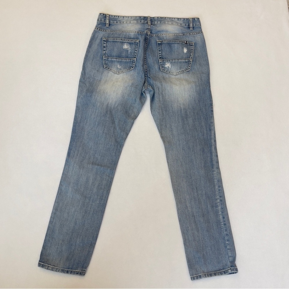 American Rag Men’s Distressed Jeans Size 34 Light Wash Camo Detail - Picture 2 of 15